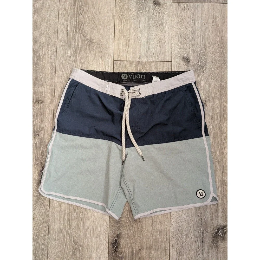 Vuori Cruise Board Shorts 32 Blue Green Color Block